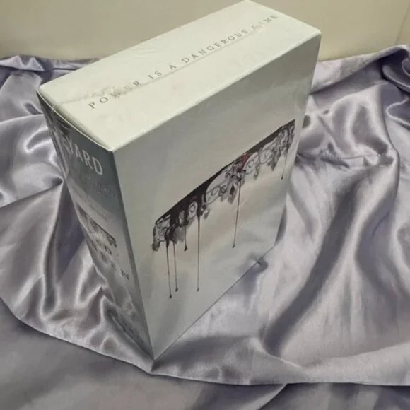 Red Queen 2-Book Paperback Box Set - Picture 3 of 9